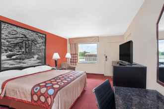 Bedroom 4 Super 8 by Wyndham Bulls Gap Greeneville Area