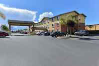 Common Space SureStay Plus Hotel by Best Western Hayward