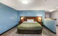 Bedroom 7 Quality Inn Atlanta Airport - Central