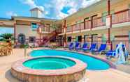 Swimming Pool 7 SureStay Hotel by Best Western New Braunfels