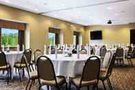 Functional Hall Microtel Inn & Suites by Wyndham Marietta