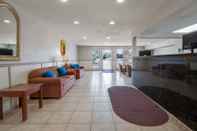 Lobby Super 8 by Wyndham College Station