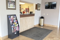 Lobby Travelodge by Wyndham Laurel