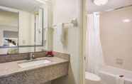 In-room Bathroom 4 SureStay Hotel by Best Western Sarasota Lido Beach