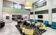 Lobby 4 La Quinta Inn & Suites by Wyndham Columbus - Edinburgh