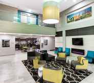 Lobby 4 La Quinta Inn & Suites by Wyndham Columbus - Edinburgh