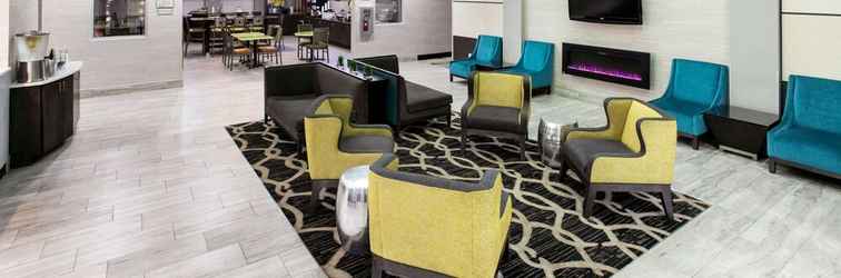 ล็อบบี้ La Quinta Inn & Suites by Wyndham Columbus - Edinburgh