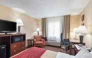 ห้องนอน 3 Quality Inn Parkersburg North - Vienna