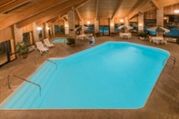 Swimming Pool Days Inn by Wyndham Wooster