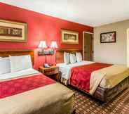 Bedroom 4 Econo Lodge Shelbyville