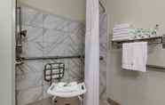 In-room Bathroom 3 Baymont by Wyndham Kirksville University Area