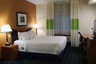 Bedroom Fairfield Inn & Suites by Marriott San Francisco San Carlos