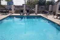 Swimming Pool Comfort Inn & Suites Tempe Phoenix Sky Harbor Airport