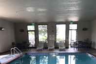 Swimming Pool Hampton Inn Ridgefield Park