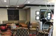 Lobby 2 Hampton Inn Ridgefield Park