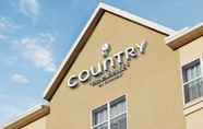 Exterior 7 Country Inn & Suites by Radisson, Jackson, TN