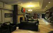 Lobby 4 Stonebridge Hotel