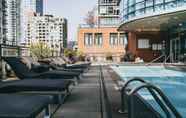 สระว่ายน้ำ 7 Hilton Vancouver Downtown