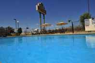 Swimming Pool Quality Inn & Suites