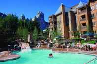 Swimming Pool Hilton Grand Vacations Club Whistler