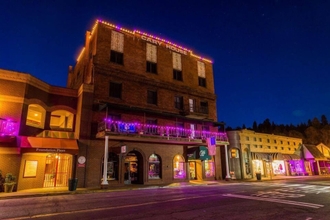 Exterior 4 Historic Cary House Hotel