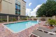 Swimming Pool Wingate by Wyndham Convention Ctr Closest Universal Orlando