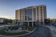 Exterior Hotel Topeka at City Center