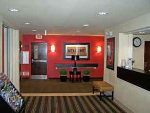 Lobi 4 Extended Stay America Suites Minneapolis Brooklyn Center