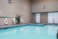 Swimming Pool Econo Lodge Old Town