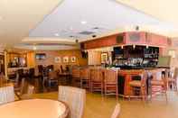 Bar, Cafe and Lounge Radisson Hotel JFK Airport