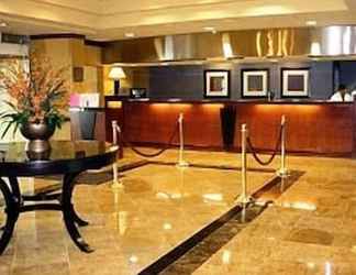 Lobi 2 Radisson Hotel JFK Airport