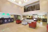 Lobby Wingate by Wyndham Raleigh Durham Airport RTP