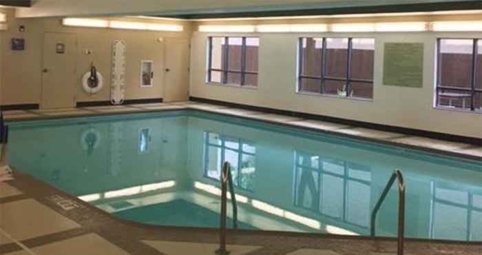 Swimming Pool Extended Stay America Suites Findlay Tiffin Avenue