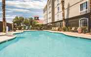 Swimming Pool 5 La Quinta Inn & Suites by Wyndham Las Vegas Summerlin Tech