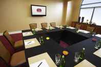 Functional Hall Residence Inn by Marriott London Ontario