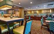 Restaurant 2 Best Western Plus Harrisburg East Inn & Suites