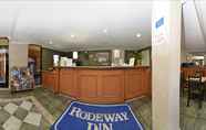 Lobi 3 Gateway Inn Gardena