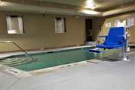 Swimming Pool Baymont by Wyndham Belleville Airport Area