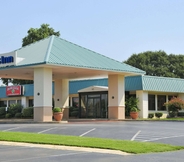 Exterior 2 Days Inn by Wyndham Forrest City