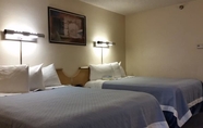 Bedroom 5 Days Inn by Wyndham Buena Park