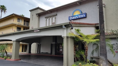 Exterior 4 Days Inn by Wyndham Buena Park