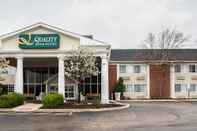 Exterior Quality Inn and Suites St Charles - West Chicago