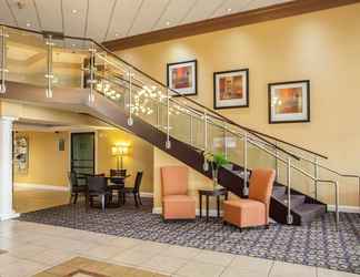 Lobby 2 Quality Inn and Suites St Charles - West Chicago