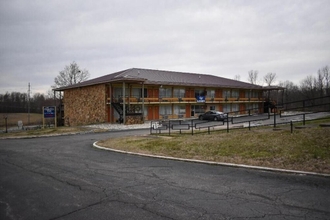 Exterior 4 AmeriVu Inn & Suites - Gilbertsville