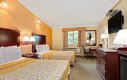 Bedroom 3 Days Inn by Wyndham Nanuet / Spring Valley