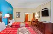 Bedroom 6 Days Inn by Wyndham Nanuet / Spring Valley