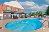 Kolam Renang Best Western Hendersonville Inn