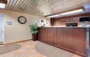 Lobby 4 Travelodge by Wyndham Grand Forks