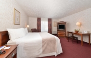 ห้องนอน 2 Americas Best Value Inn Austinburg