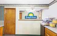 Lobi 3 Days Inn by Wyndham Erick